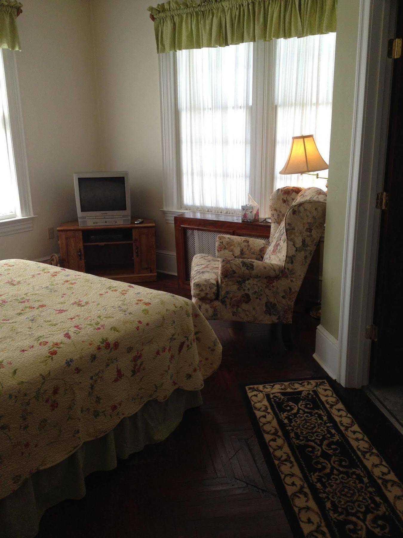 Red Lion Bed & Breakfast Exterior photo