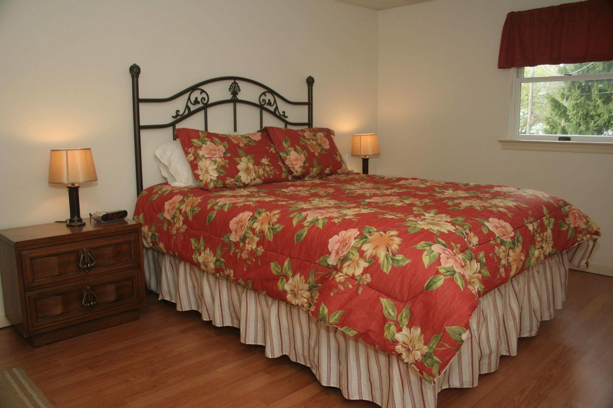 Red Lion Bed & Breakfast Exterior photo